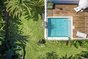 Large tropical back yard