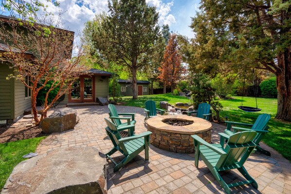 Firepit with seating for 6