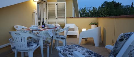 terrazza per cenare, fare colazione, relax