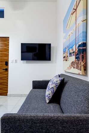 Studio - Image 5