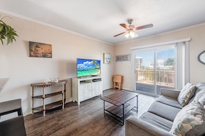 Living to deck door - Living to deck door