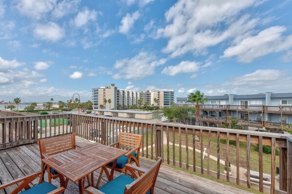 Deck view - Deck view