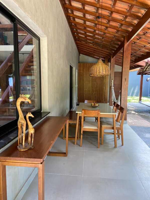 Outdoor dining
