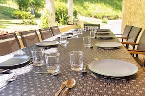 Outdoor dining