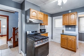 Kitchen, Stainless Steel Appliances