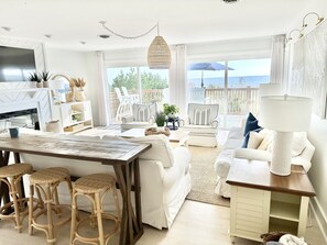 Living area
