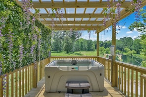 Bain à remous extérieur