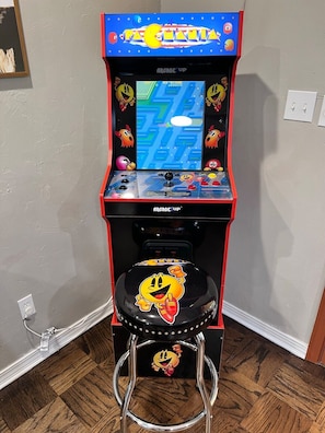 Arcade game with 10 games