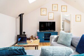 Smart TV with Sky, Disney+ Netflix and Amazon Prime