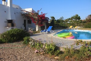 Piscina, Barbecue e Telheiro