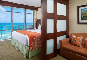 Bedroom w/ Comfortable bed