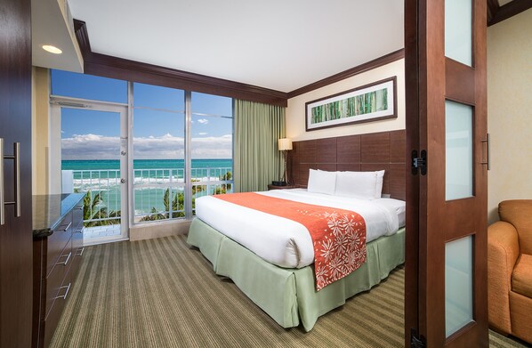 Bedroom w/ Comfortable bed