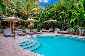 Outdoor Swimming pool