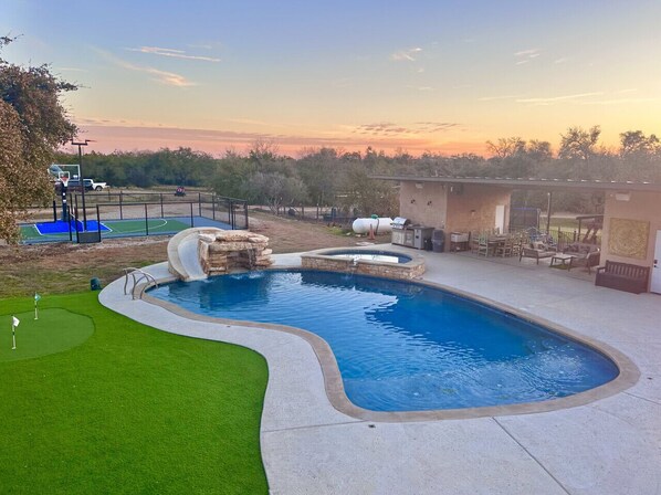 On-site pool, hot tub, sports court (w/Basketball, Pickleball, & Volleyball) and pavilion w/ Bathroom