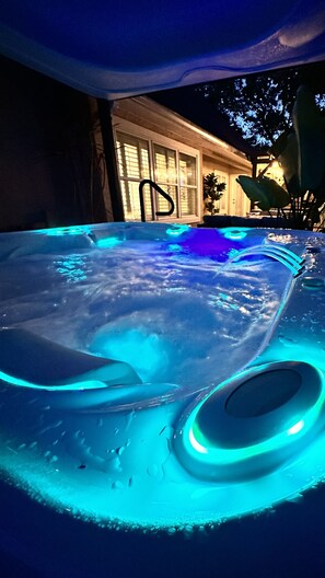 5 person spa with an electronic hardtop cover 
