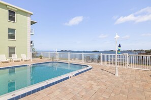 Heated Pool on the Water!