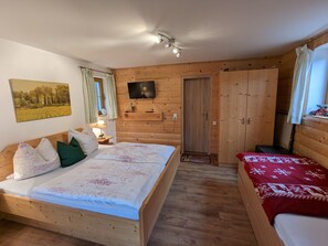 Ferienwohnung II - Fuchsbau Soutrain-Wohnung-Fuchsbau - 3 Bettzimmer mit Badzugan