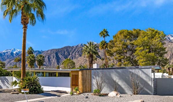 Architectural gem: '57 mid-century home by Jack Meiselman. Book now to stay.