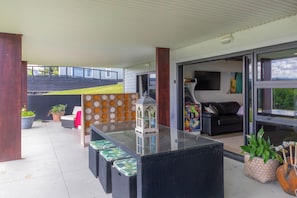 Outdoor Dining with bbq