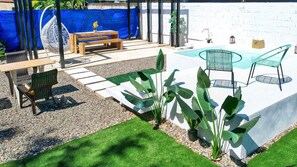 Shared Exterior Lounge Area