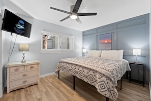 Master Bedroom - King Bed - Smart TV - Linens Provided