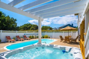 Private-Pool-Hot-Tub