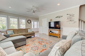 Pool House living room