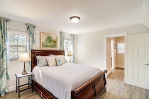 Bedroom Suite | Queen Bed | Linens Provided | Upper Level