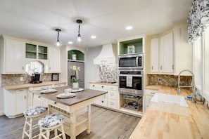 Kitchen w/ Breakfast Bar | Entry Level