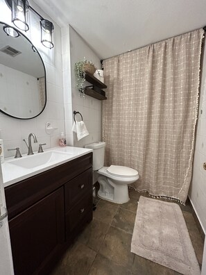 Full bathroom on Main level 
Shampoo
Conditioner 
Body wash 