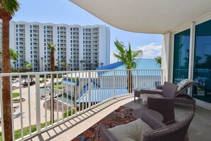 Palms 1301- Balcony