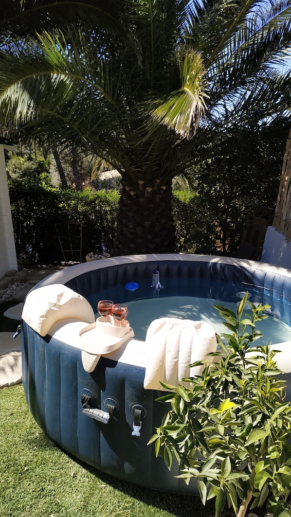 Jacuzzi sous les palmiers