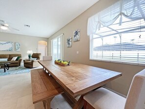 5-Breakfast Nook.jpg