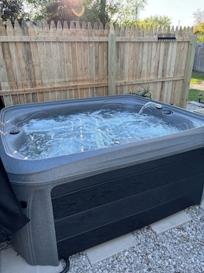 Bain à remous extérieur