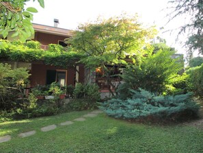 L'Eau, Ciel, Propriété, Bâtiment, Plante, Bleu, Bleu Azur, Piscine, La Nature, Arbre