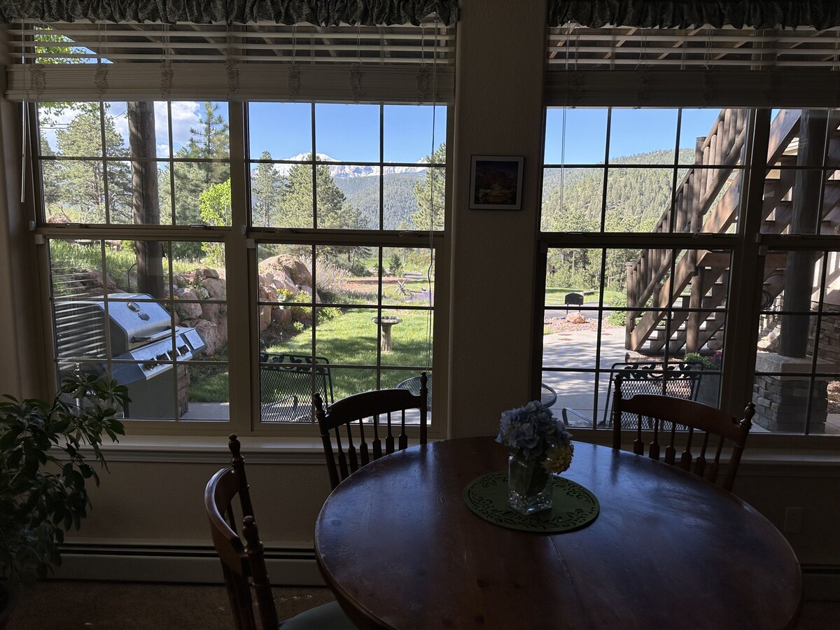 Mountain Glen Vista – incredible Pikes Peak view!