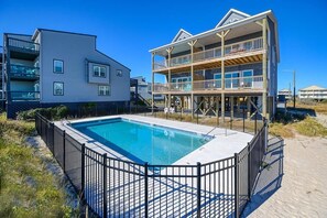 Oceanfront North Topsail with Shared Pool
