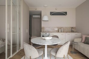 Living room/Kitchen (1)
