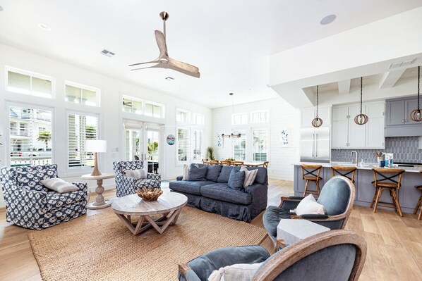 Main Living Area, 1st Floor