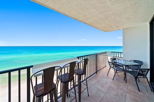 Welcome to One Seagrove Place #1308
