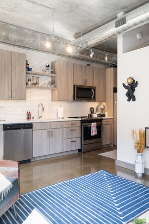 Open floor plan with lots of natural light