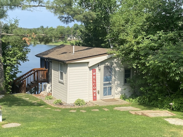 2 level cabin right next to waters edge 