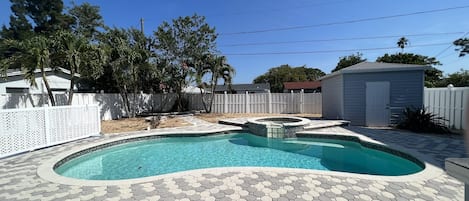 Private pool & large backyard 