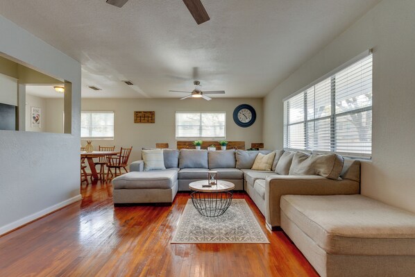 Fort Walton Beach Vacation Rental | 3BR | 2BA | 4 Steps Required | 1,500 Sq Ft