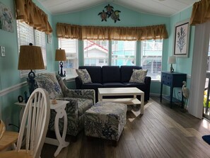 N59 SeaSun Getaway at Ocean Lakes – Couples/Small Families