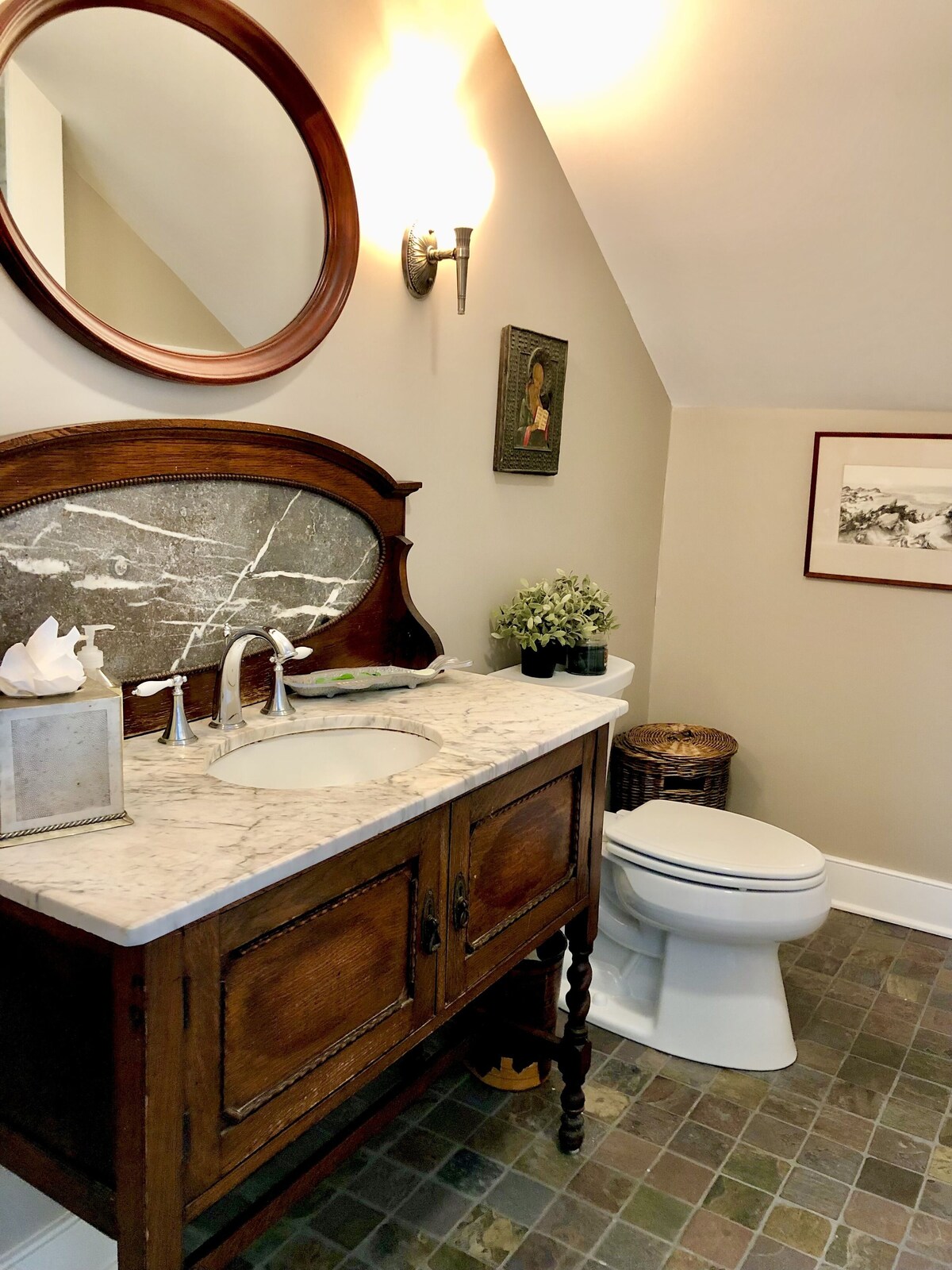 Amazing Direct Beachfront Home close to golf, tennis, restaurants and shopping