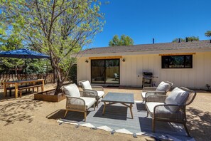 Back Outdoor Space | Outdoor Seating | Gas Grill