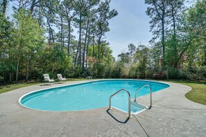 Private Pool | Central A/C & Heat | Keyless Entry