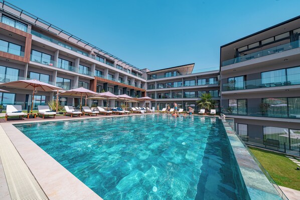Infinity pool