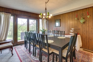 Formal Dining Room | Fireplace | Central Air Conditioning/Heat | 3 Balconies
